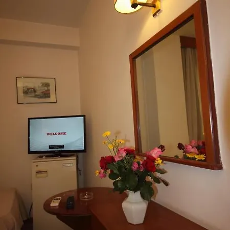 Hotel Gueleryuez 2