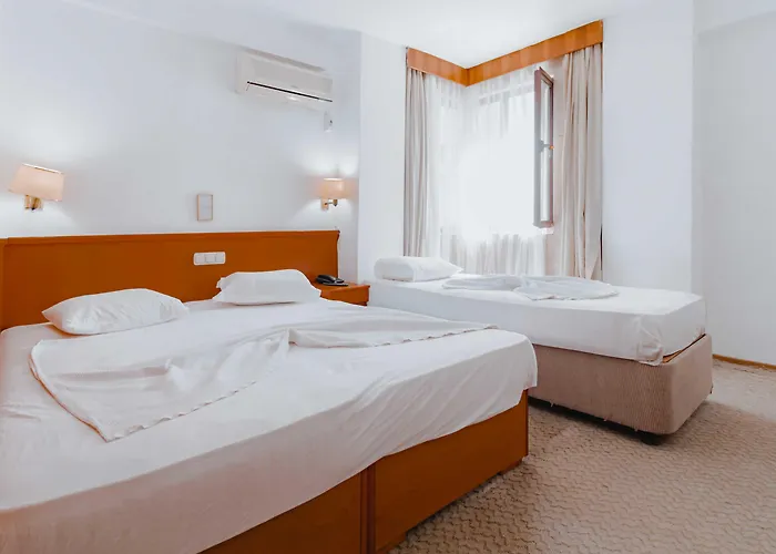 Hotel Gueleryuez 2 2*