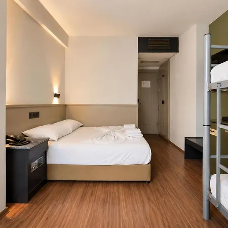 Hotel Gueleryuez 2 2*