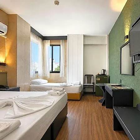Hotell Gueleryuez 2 2*