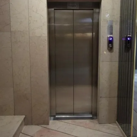 Hotel Gueleryuez 2 2*