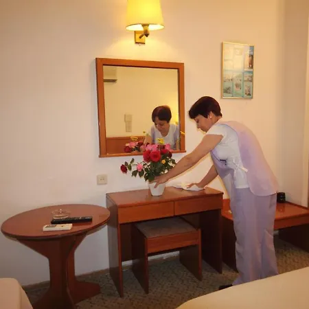 Güleryüz Otel 2*