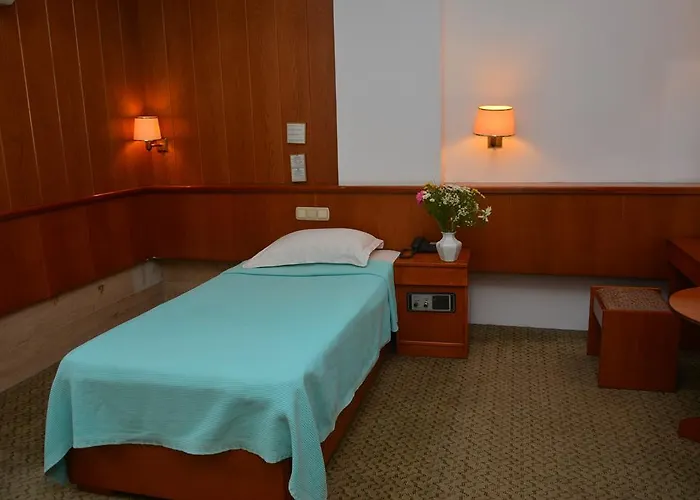 Gueleryuez 2 Hotel
