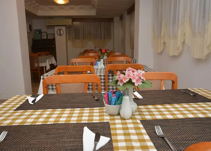 Hotel Gueleryuez 2
