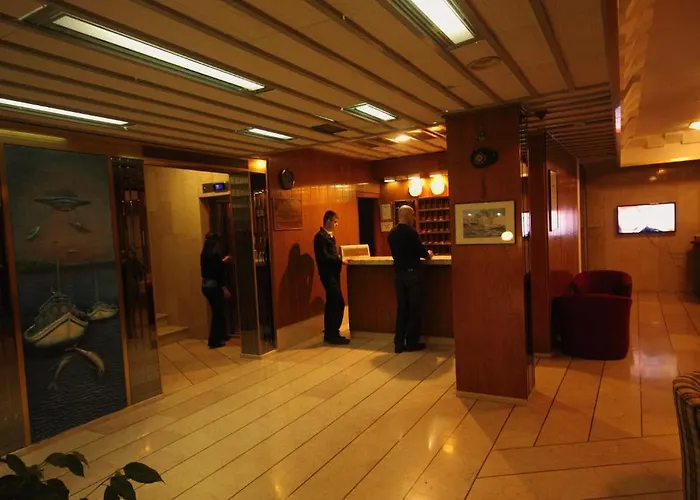 Gueleryuez 2 Hotell
