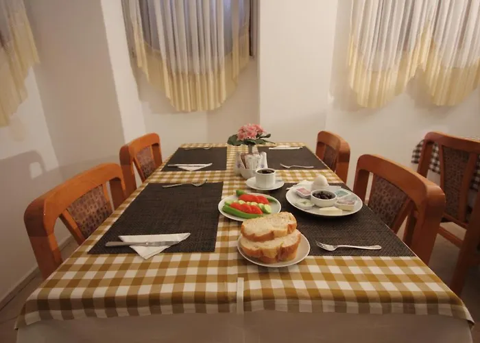 Hotell Gueleryuez 2 2*