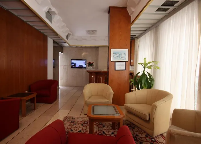 Hotell Gueleryuez 2 2*