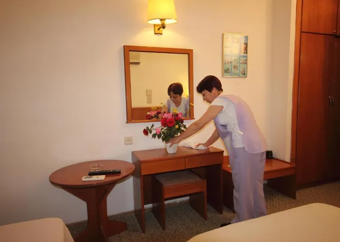 Gueleryuez 2 Hotell 2*
