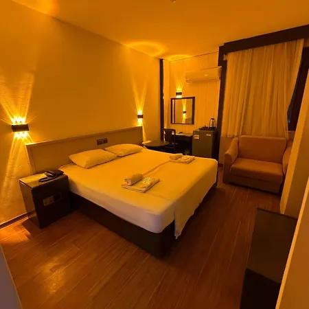 Hotel Gueleryuez 2 2*