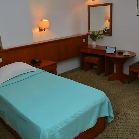 Gueleryuez 2 2* Antalya