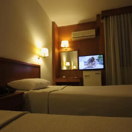 Hotel Gueleryuez 2 2*